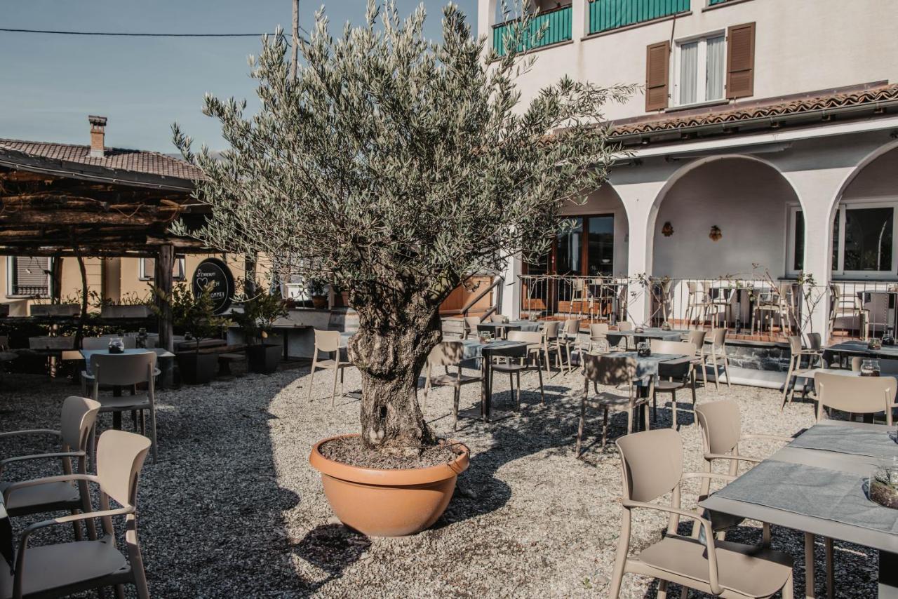 Albergo Ristorante Al Portico Gerra  Exterior photo